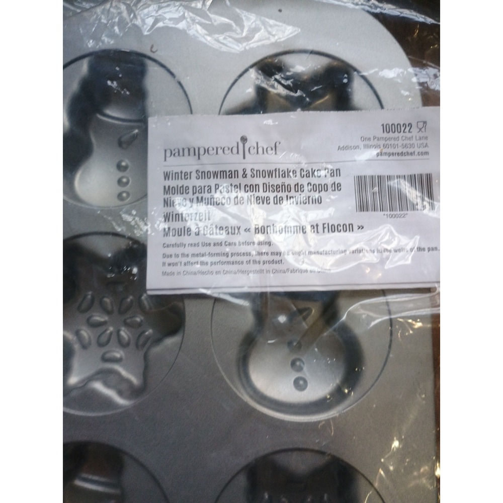 NEW Pampered‎ Chef - Winter Snowman & Snowflake Cake Pan #100022